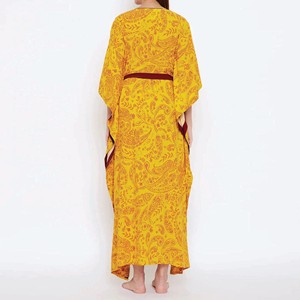 Vestido Kaftán de Gasa Amarillo con Estampado Paisley para Mujer, con Cinturón Cruzado, Elegante, Largo hasta el Suelo, Manga Casquillo, Cuello Redondo - Product Image 4