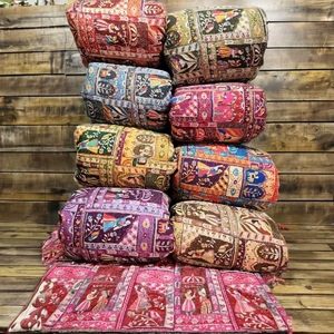 Tissu crêpe naturel HONEY LACE de haute qualité, non tissé, tricoté chaîne, poids moyen, polyester/nylon/métallique, avec motifs floraux/perles, pour mariage - Product Image 1