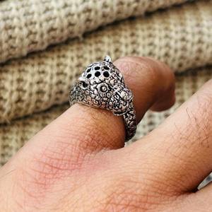 Bague Gothique Léopard en Laiton, Plaqué Argent Oxydé, Style Animalier Punk Biker, pour Hommes, Certifiée Silver Eye, Vente en Gros - Product Image 4