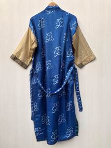 ชุดคลุมซารีเนื้อนุ่มสบาย สไตล์โบโฮ ชุดนอนผ้าไหมคิโมโน จากผู้ค้าส่งโดยตรง ชุดนอนคอวี ผ้ารีไซเคิล ชุดคลุมยาวเต็มตัว - Product Image 2