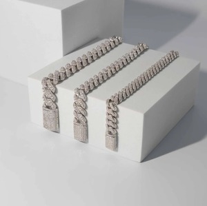 Premium Quality Luxury Diamond <b>Bracelet</b> with Secure Lock Fine Gold Jewelry for Bridal Festival and Formal Occasions for Sale - Product Image 1