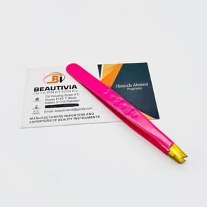 Pinzas para Cejas de Acero Inoxidable de Lujo, Color Rosa Intenso, Punta Inclinada, Ecológicas, Duraderas, con Diseño de Corazón y Logotipo Personalizado, Venta al Por Mayor - Product Image 5