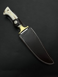 Cuchillo de Caza y Camping Jexa con Mango de Cuerno de Ciervo, Hoja Parcialmente Dentada de Acero Inoxidable 4116, con Funda de Cuero, Garantía de 3 Años - Product Image 5