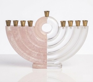 Modern <b>Rose</b> Quartz and <b>Clear</b> Acrylic Hanukkah Menorah 9-Candle Holder Decorative Jewish Religious Candle Stand - Product Image 6