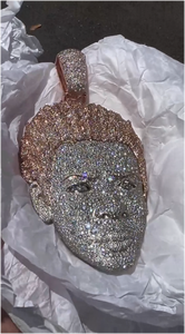 จี้เพชรโมอิสซาไนต์ VVS แบบกำหนดเอง ชุบเงินแท้ S925 สไตล์ฮิปฮอป แร็ปเปอร์ ดีไซน์ 3 มิติ ของขวัญวันฮาโลวีน เครื่องประดับจี้ - Product Image 4