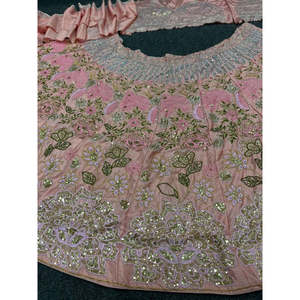 Lehenga Choli Rosa de Diseñador Bewafa para Fiestas, Talla M, con Bordado de Lentejuelas - Product Image 6