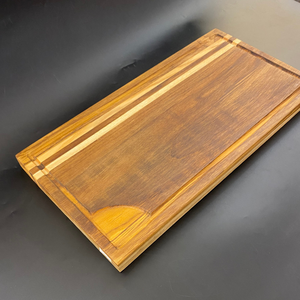 Planche à découper rectangulaire en bois de haute qualité, motif rayé, écologique, non toxique, antibactérienne, antidérapante, fabriquée au Vietnam - Product Image 1