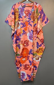 Robe longue kaftan en coton à motifs floraux indiens, idéale comme tenue de plage ou vêtement de nuit, convient aux femmes enceintes - Product Image 3