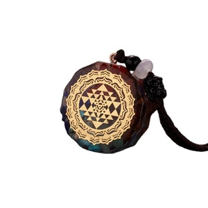 Pendentif Orgone et Collier Orgonite - Pendentif Énergétique en Pierre Précieuse Polie 7 Chakras Feng Shui Souvenir en Promotion - Product Image 3