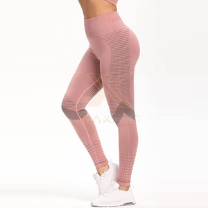 Ensemble de yoga pour femmes de haute qualité, marque privée, couleur et taille personnalisées, respirant, en spandex/polyester, prix bas - Product Image 5