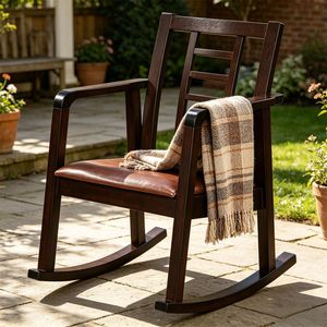 Sedia a dondolo in legno massello, poltrona ergonomica resistente con schienale a gradino traspirante per il relax interno, colore marrone - Product Image 4