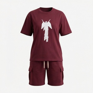 Ensemble 2 pièces pour femmes, t-shirt bordeaux et short cargo avec imprimé ange, coupe ample décontractée, vêtements printemps-été - Product Image 1