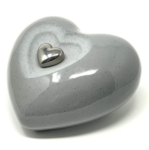 Urne funéraire miniature en forme de cœur bicolore gris pour cendres, cœur pour cendres funéraires en métal laiton/aluminium - Product Image 1