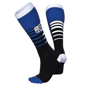 Chaussettes de football mi-hautes bleues et noires rayées, respirantes, tricotées, pour adultes, avec logo sur le corps, chaussettes personnalisées pour hommes - Product Image 4