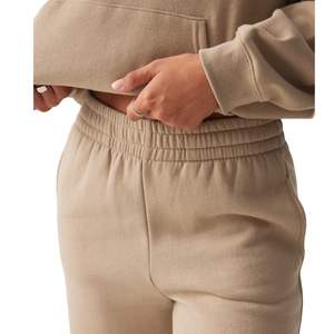 กางเกงวอร์มขายาวเอวสูงทรงหลวมสำหรับผู้หญิง ผ้าคอตตอนผสม สวมใส่สบาย เหมาะสำหรับพักผ่อน รับผลิตแบบ OEM ODM ขายส่ง - Product Image 2