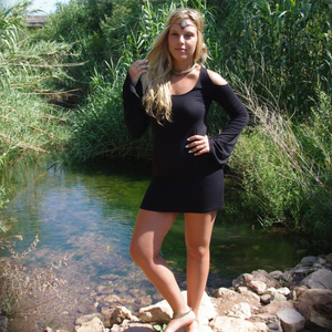 Vestido mini sin espalda para mujer, estilo bohemio con hombros descubiertos, ideal para festivales y fiestas de verano, a precio mayorista. - Product Image 3