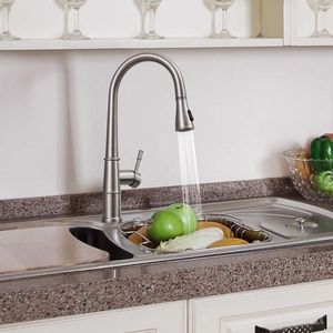 Rubinetto da cucina monocomando a montaggio su piano, con getto ad arco alto a 360 gradi, in nichel spazzolato, con doccetta estraibile - Product Image 6