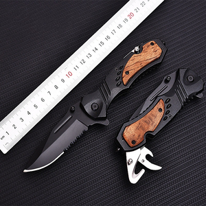 Cuchillo Plegable de Acero de Damasco SHARP POINT TRADES con Mango de Madera y Apertura con Perilla, Grosor de 0.5mm, Garantía de 3 Años - Product Image 5