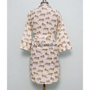 เดรสผ้าฝ้ายแท้ 100% ลายดอกไม้ พิมพ์ลายด้วยมือ ทรงตรง สไตล์โบฮีเมียน แขนยาวทรงระฆัง เซ็กซี่ คอวี ความยาวปานกลาง เหมาะสำหรับใส่ลำลองในฤดูร้อนหรือไปงานปาร์ตี้ - Product Image 6