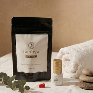 กาวติดขนตาปลอม Lashya รุ่น Signature Adhesive 1-2 วินาที แห้งเร็ว ติดทนนาน สำหรับต่อขนตา ปริมาณ 10 มล. (รับผลิตแบรนด์ส่วนตัว) - Product Image 1