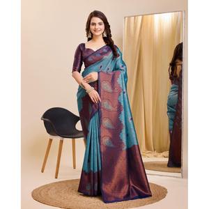 Diseñador Kanjivaram Seda Jacquard Trabajo Saree con blusa sin costuras Tallas grandes Azul cielo - Product Image 1