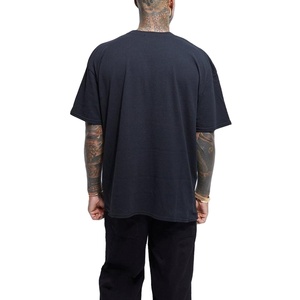 เสื้อยืดโอเวอร์ไซส์น้ำหนักเบาสำหรับผู้ชาย มีหลายขนาดและหลายสี ลายพิมพ์สกรีน ผลิตในปากีสถาน รับผลิตแบบ OEM - Product Image 6