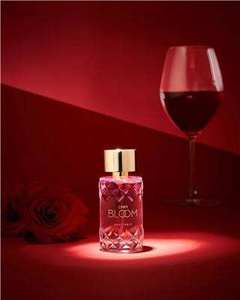Eau de Parfum Femenino, Aroma Floral, Sexy y Duradero, Perfume en Spray CINDY BLOOM 50ml en Stock/OEM, Vida Útil de 36 Meses, Vietnam - Product Image 3