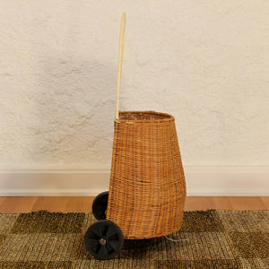 Chariot de rangement pour jouets à tirer, panier à roulettes en rotin naturel pour jouets d'enfants, sac d'école, vente en gros - Product Image 5