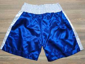 Shorts de Muay Thai avec coutures de qualité supérieure, matière légère et ceinture élastique offrant confort et flexibilité. - Product Image 4