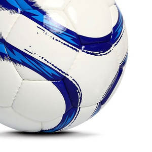 Ballon de football hybride intérieur/extérieur, haute adhérence, toucher doux, design durable, parfait pour les matchs et l'entraînement - Product Image 3