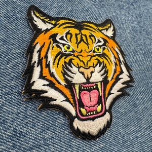 Patch brodé 3D personnalisé en usine, tissu à séchage rapide de haute qualité, couleurs personnalisées, conception de mode OEM/ODM, grands patchs pour chapeaux - Product Image 4
