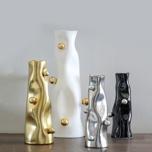 Vase décoratif en métal artisanal |   Vase à fleurs en laiton de qualité supérieure pour la décoration d'hôtel - Product Image 3