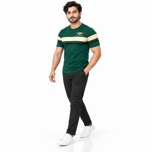 Camiseta de manga corta verde lisa para hombre con ribete en contraste, cuello redondo, corte regular, informal, con estampado de lona con efecto lavado ácido, de secado rápido y logo frontal. - Product Image 2
