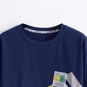เสื้อยืดโอเวอร์ไซส์ทรงหลวมสไตล์สตรีทแวร์สำหรับผู้ชายรุ่นใหม่มาแรง ผ้าฝ้ายคุณภาพสูง รับทำโลโก้ตามสั่ง ขายส่งเสื้อผ้าสำหรับใส่ออกนอกบ้าน - Product Image 3