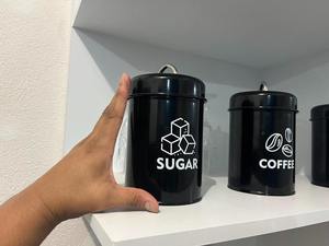 ภาชนะเก็บกาแฟ ชา น้ำตาล สีดำ พร้อมฝาปิดสุญญากาศ ปลอดภัยสำหรับเครื่องล้างจาน ดีไซน์ทันสมัยสำหรับใช้ในครัว - Product Image 3