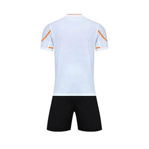 Uniforme de football de services OEM avec qualité supérieure et prix bon marché propre logo impression dernier design Uniforme de football - Product Image 1