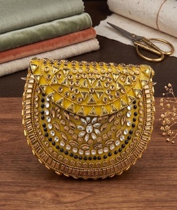 Pochette de soirée élégante en métal argenté rectangulaire, ornée de miroirs et de pierres Kundan, pour mariages et événements festifs - Product Image 6