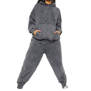 Ensemble de survêtement gris pour femme, sweat-shirt à capuche à manches longues et pantalon avec poches latérales, coupe décontractée, design uni - Product Image 1