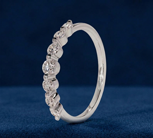 Bague de mariage minimaliste pour femme en or 14 carats, diamant de laboratoire, plaqué rhodium, taille brillant rond, 0,40 carat - Product Image 4