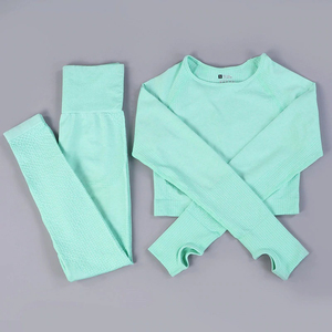 Fabricant sur mesure : Ensemble de yoga 2 pièces pour femmes, modèles en gros avec tarifs direct usine pour les marchés d'exportation. - Product Image 5