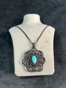 Collier pendentif en macramé fait main avec perles, design papillon tendance, style bohème naturel, chaîne en bambou réglable, bijou de guérison - Product Image 3