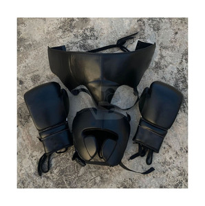 Juego de Guantes de Boxeo Profesionales de Cuero Nuevos y Protector de Cabeza e Ingle, Color Gris y Negro, Hecho en Pakistán - Product Image 6
