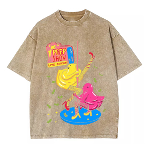 T-shirt unisexe noir délavé à l'acide, col rond, manches courtes, en coton, imprimé motif Peep Show Chick sur le devant, toutes saisons, coupe ample - Product Image 1