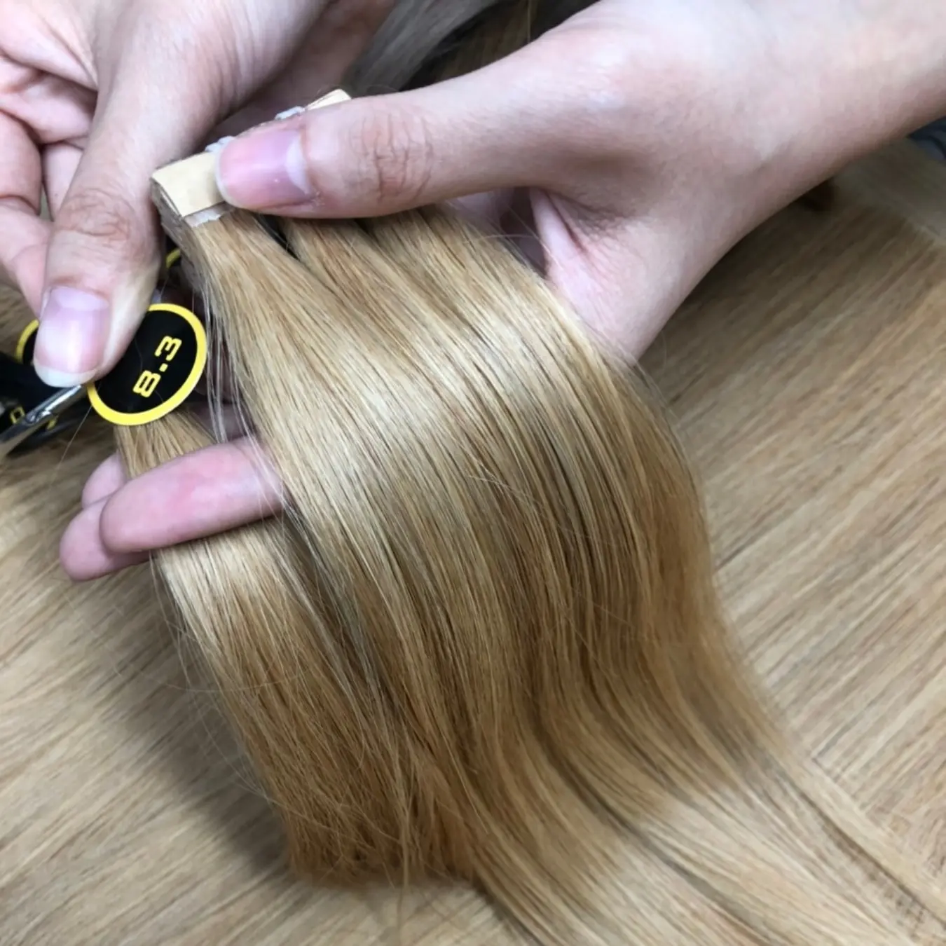 मानव बाल एक्सटेंशन में लंबे समय तक चलने वाला प्रीमियम बोन स्ट्रेट टेप, एक दाता शुद्ध वियतनामी कच्चे बाल क्यूटिकल संरेखित बाल