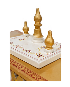 Temple hindou artisanal en bois blanc et doré, décoration intérieure par The D.N.A Group, élégante décoration de salon, armoire de prière avec porte. - Product Image 6