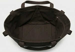 Sac de courses pratique en tissu recyclé, conçu pour le transport des courses, les déplacements quotidiens et l'utilisation à la maison, avec une sensation légère et des coutures robustes. - Product Image 1