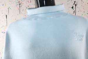 Sudadera de cuello alto color azul cielo, 100% algodón, cuello ancho, hilos finos - Product Image 6