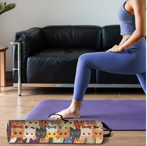 Tapete de Yoga Morado con Estampado de Gato y Estuche de Transporte para Ejercicios en Casa - Product Image 1