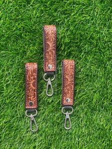 Porte-clés en cuir élégant sculpté à la main Porte-clés en cuir imprimé floral en relief Accessoires en cuir outillé Porte-clés mignons - Product Image 5