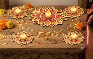 Ensemble de porte-diya en bois, design floral de lotus décoratif traditionnel, fait main, écologique, durable, pour Deepawali, Laxmi Pooja, mariage - Product Image 6
